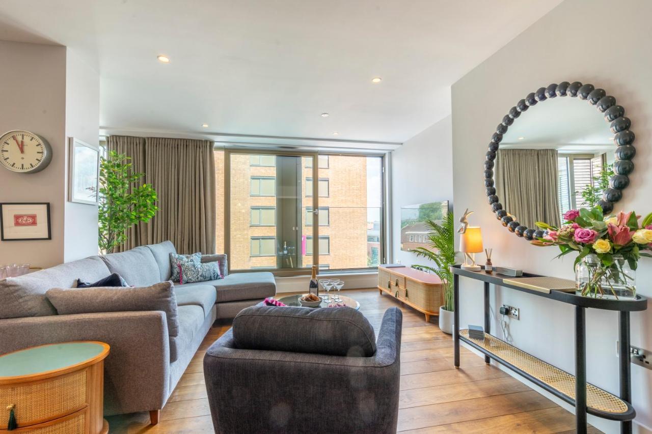 Out Of Office @ Ryedale House Apartment York Exterior photo